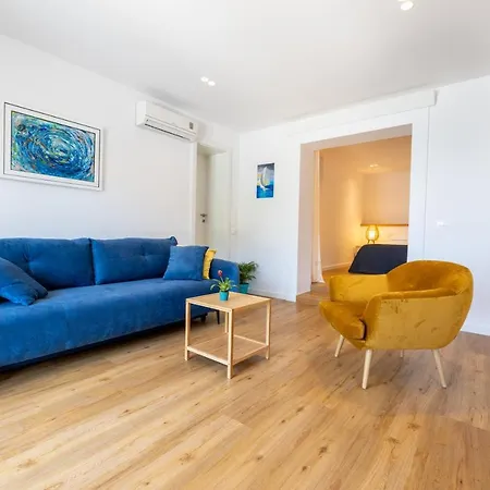 Beachfront Comfort Nives