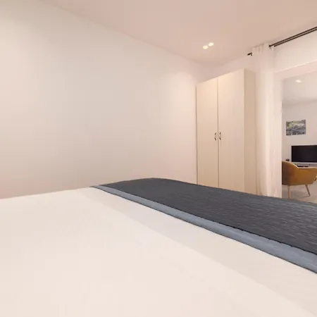 Beachfront Comfort Nives Apartment