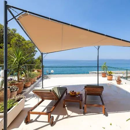 Beachfront Comfort Nives Tučepi