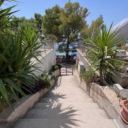 Beachfront Comfort Nives Διαμέρισμα